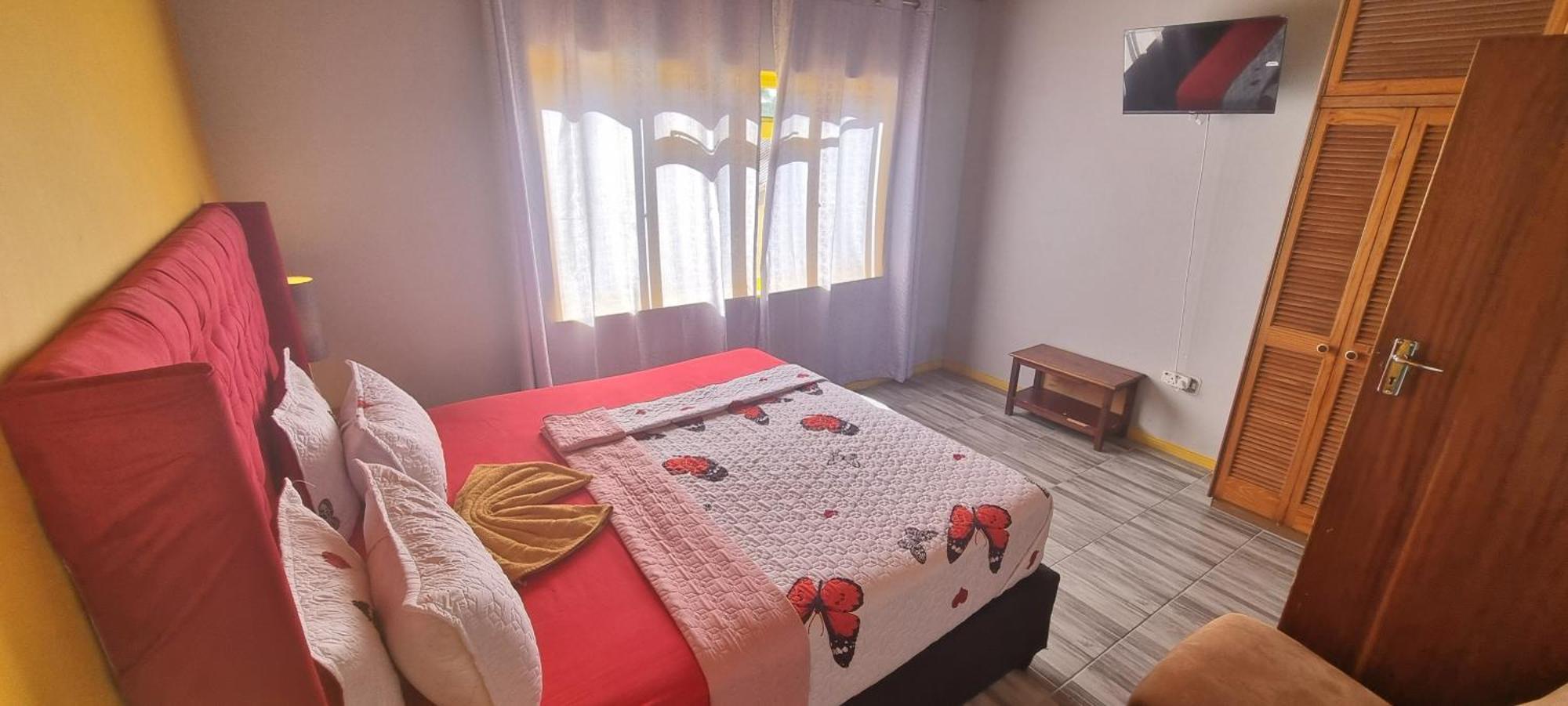 Neo & Ruks Parow Guest house Cape Town