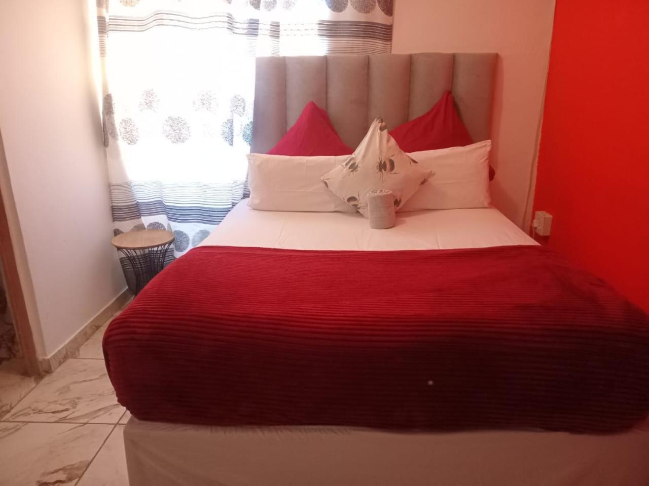 Neo & Ruks Parow Guest house Cape Town